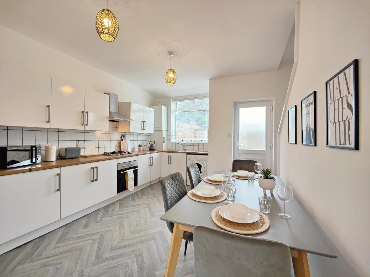 Vila Stott House - Bright Spacious Townhouse 15 Minutes To Central Manchester With Free Parking Exteriér fotografie