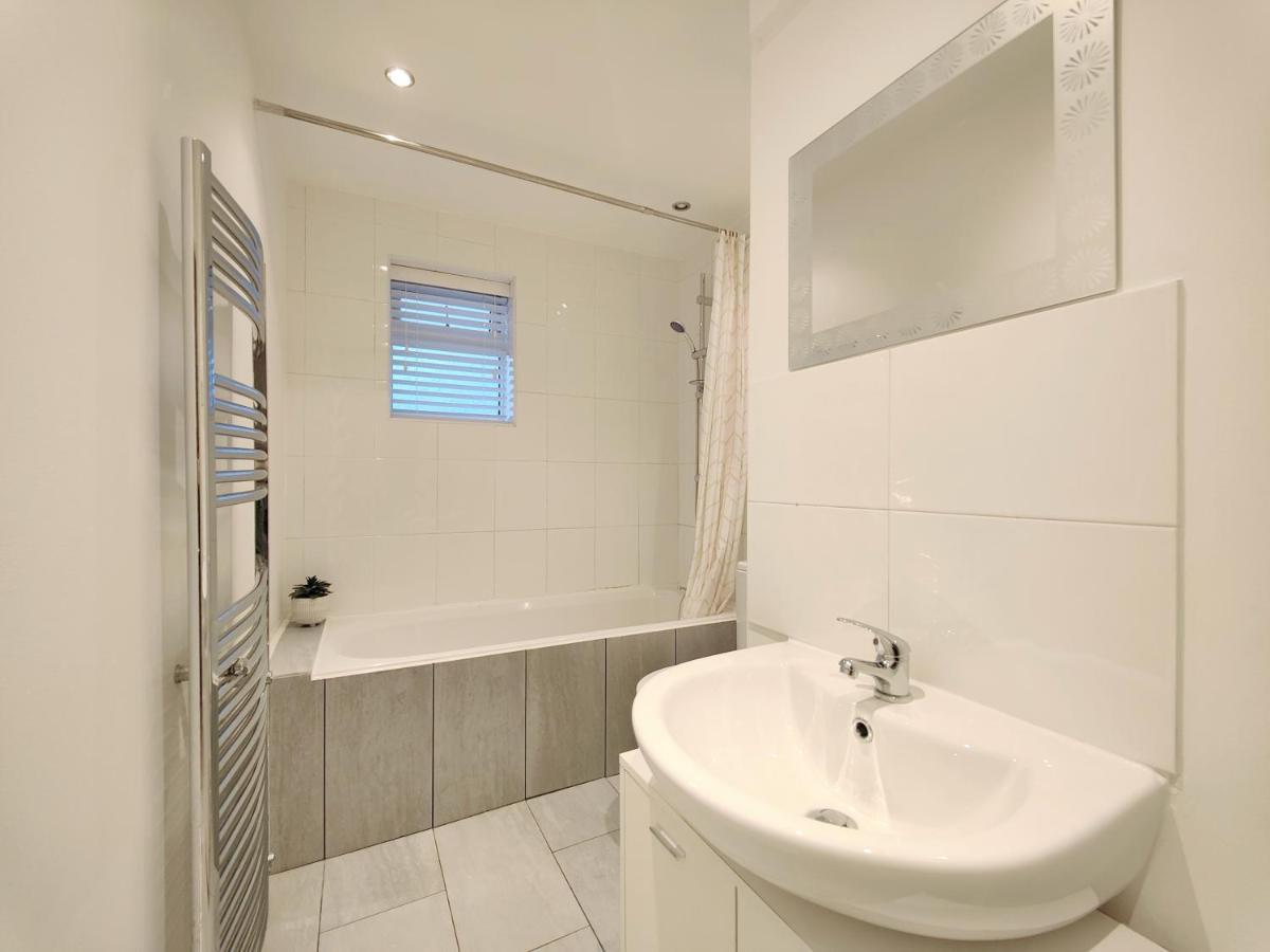Vila Stott House - Bright Spacious Townhouse 15 Minutes To Central Manchester With Free Parking Exteriér fotografie